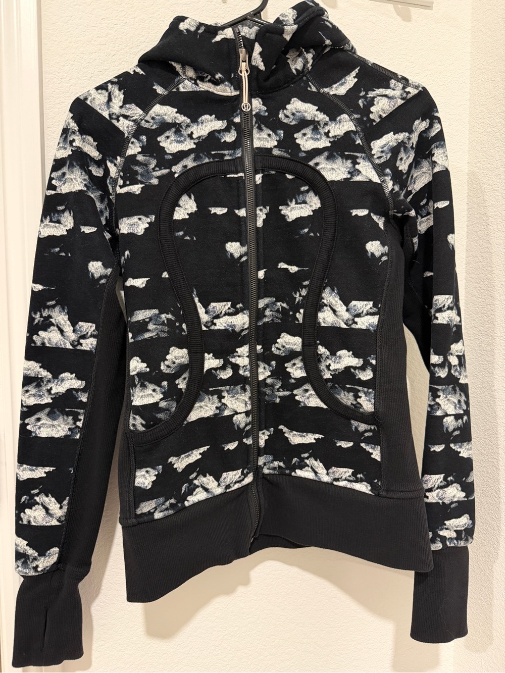 Lululemon Scuba Hoodie - Sz 6